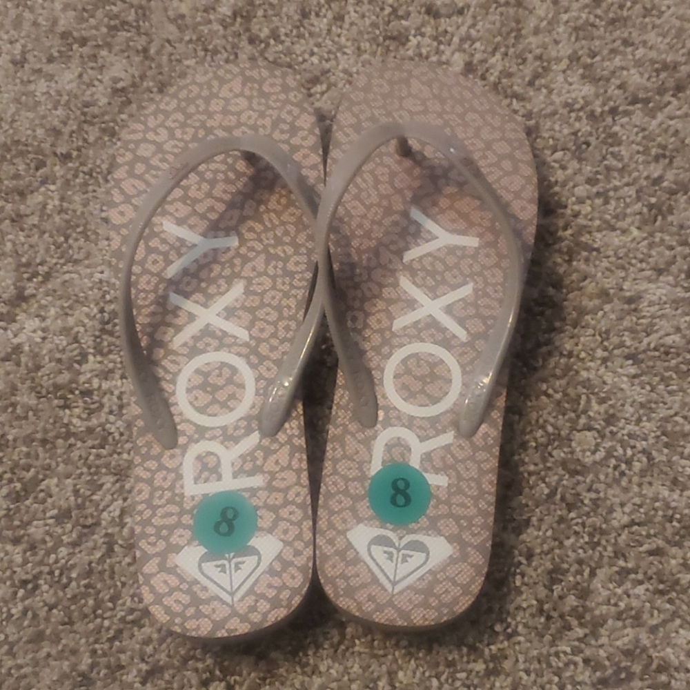 NWOT Roxy Flip Flops